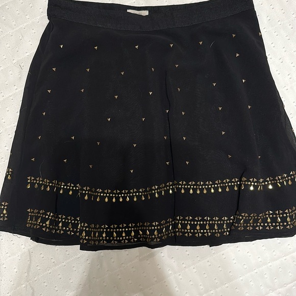 Black skirt with gold embellishments - Picture 1 of 5